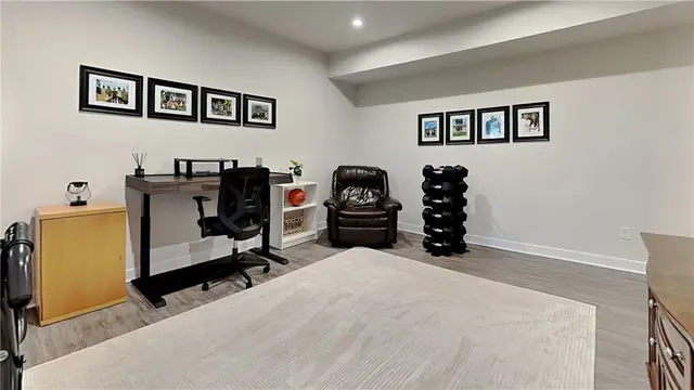 210 Moyer Hill Dr gallery image 9