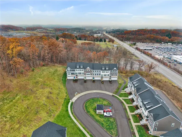210 Moyer Hill Dr gallery image 17