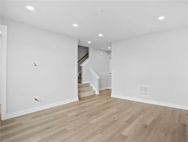 210 Oliver Way gallery image 14