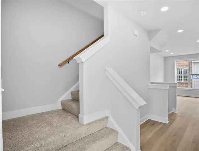 210 Oliver Way gallery image 22