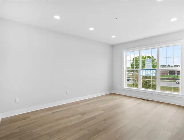 210 Oliver Way gallery image 36