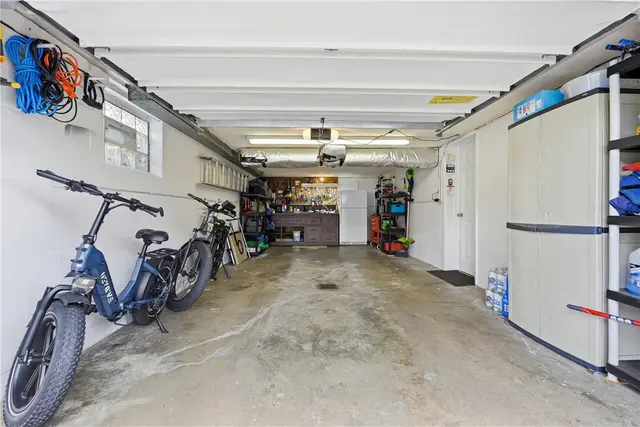 210 Pontiac Ave gallery image 6