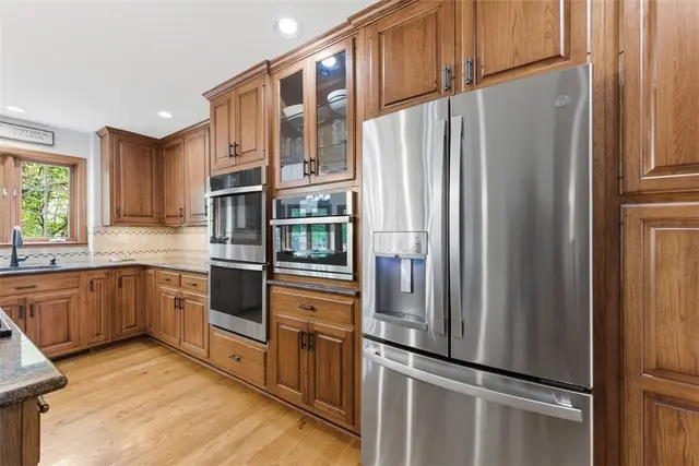 210 Royal Doulton Ct gallery image 21