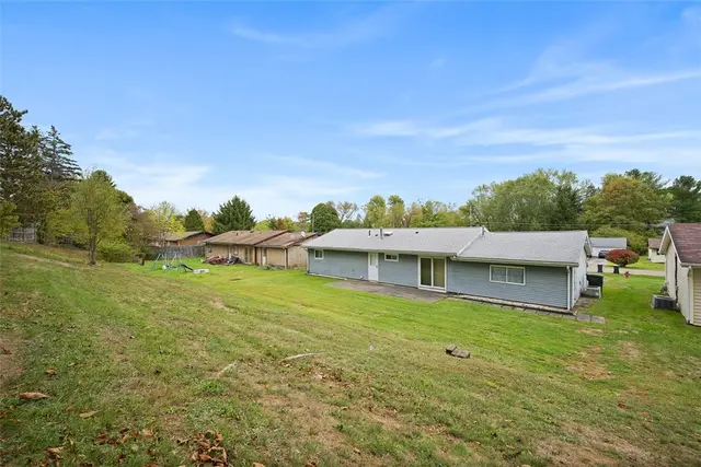 210 Sandalwood Dr gallery image 15