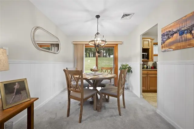 210 Sandalwood Dr gallery image 21