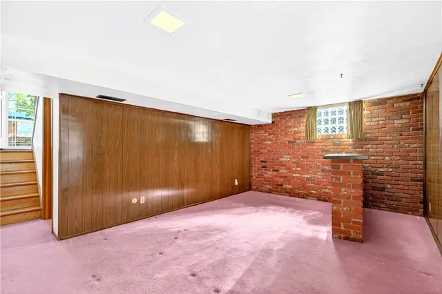 210 SHOREHAM gallery image 11