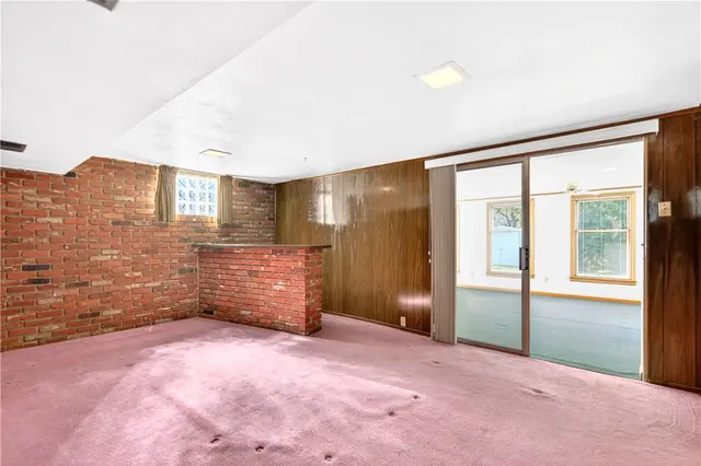 210 SHOREHAM gallery image 44