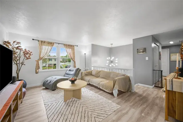 210 Wyndmere Drive gallery image 9