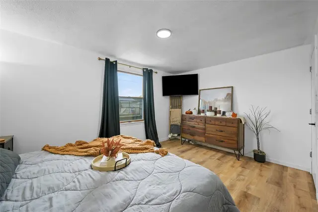 210 Wyndmere Drive gallery image 10