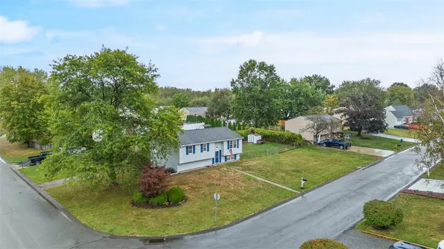 210 Wyndmere Drive gallery image 15