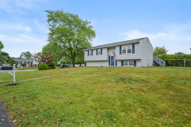 210 Wyndmere Drive gallery image 19