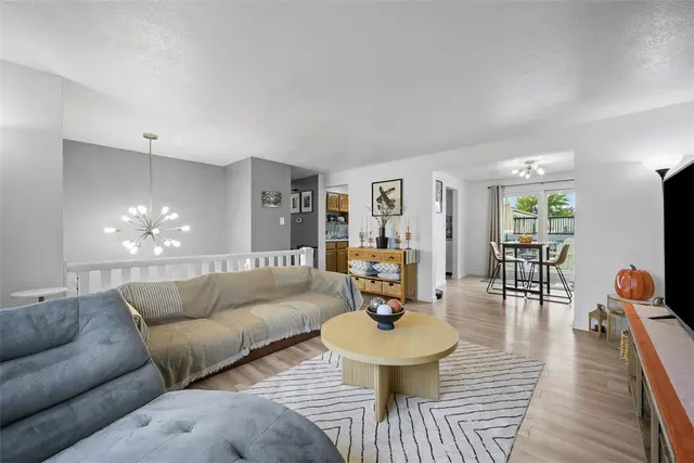 210 Wyndmere Drive gallery image 34