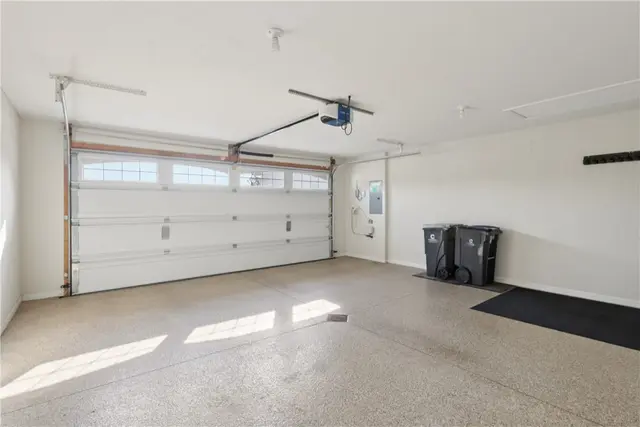 2102 Isleworth Lane gallery image 2