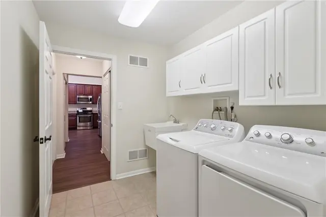 2102 Isleworth Lane gallery image 4