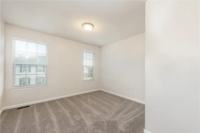 2104 Pointe View Drive gallery image 2