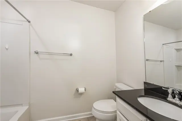 2104 Pointe View Drive gallery image 8