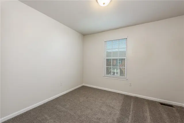 2104 Pointe View Drive gallery image 10