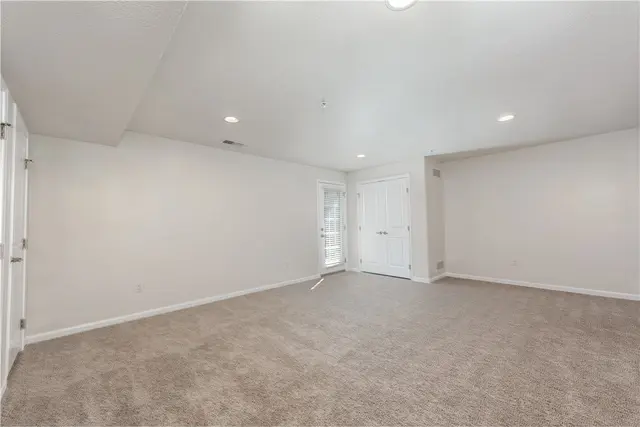2104 Pointe View Drive gallery image 15