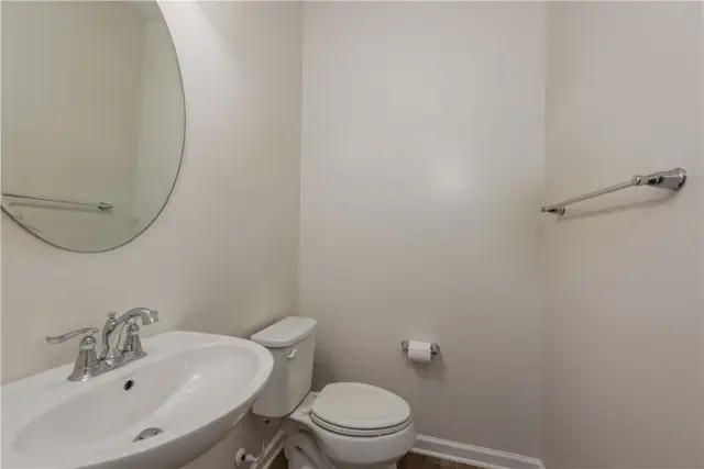 2104 Pointe View Drive gallery image 17