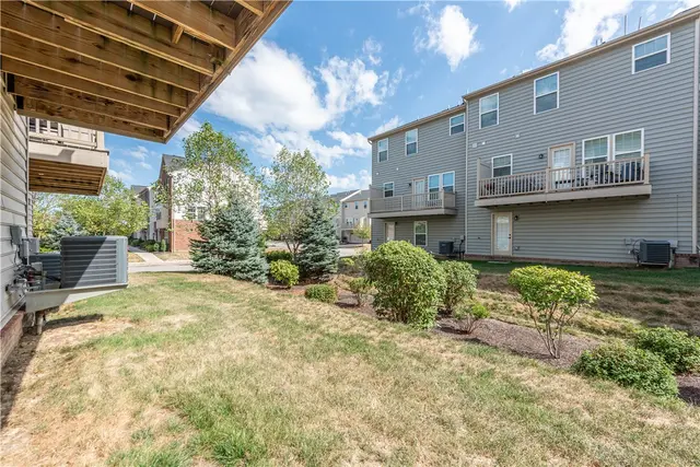 2104 Pointe View Drive gallery image 22