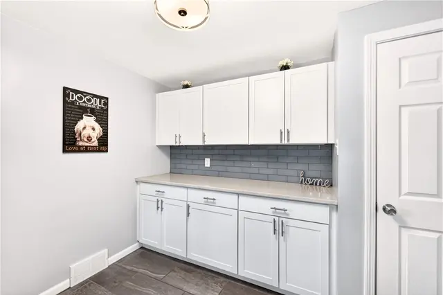 211 Elrose Dr gallery image 3