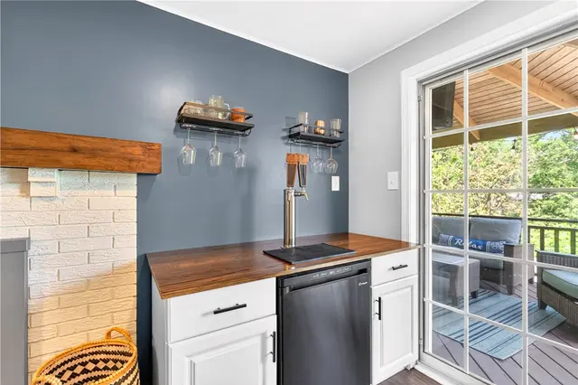 211 Elrose Dr gallery image 15