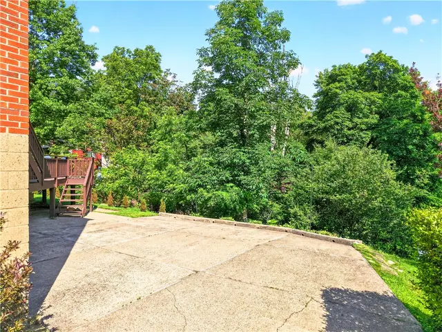 211 Elrose Dr gallery image 24