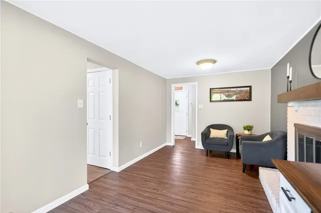211 Elrose Dr gallery image 28