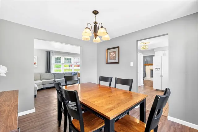 211 Elrose Dr gallery image 32