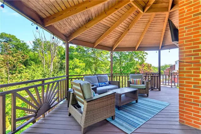 211 Elrose Dr gallery image 36