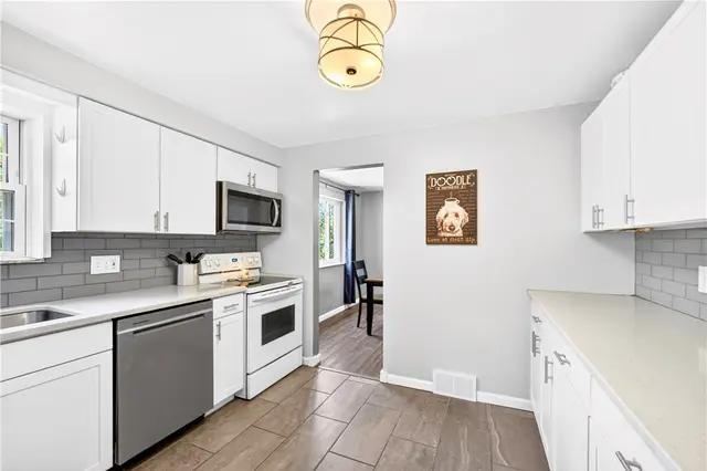 211 Elrose Dr gallery image 37