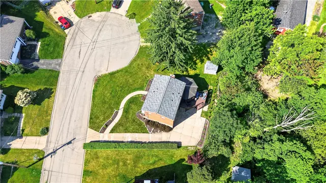 211 Elrose Dr gallery image 42
