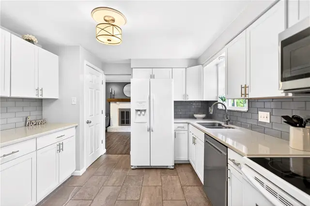 211 Elrose Dr gallery image 46