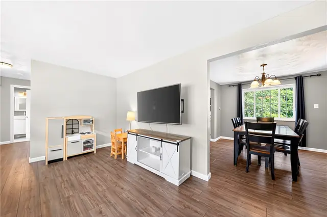 211 Elrose Dr gallery image 49