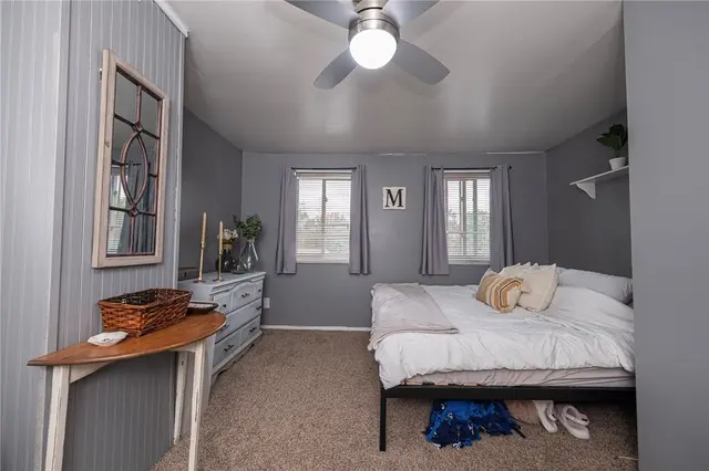 211 Parkwood Dr gallery image 2