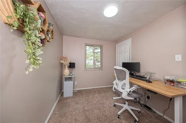 211 Parkwood Dr gallery image 5