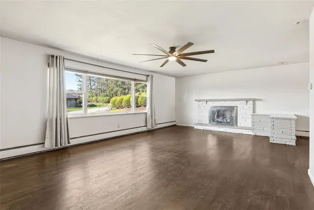 211 Pinecrest Dr gallery image 9