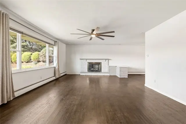 211 Pinecrest Dr gallery image 14