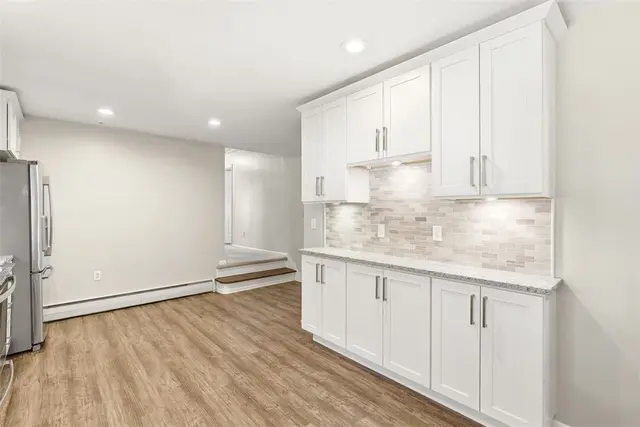 211 Pinecrest Dr gallery image 20
