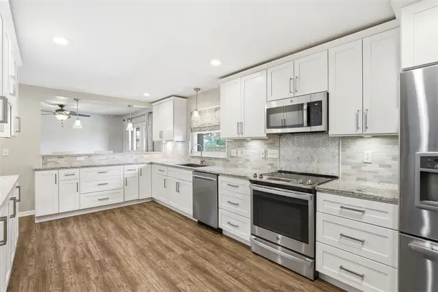 211 Pinecrest Dr gallery image 21