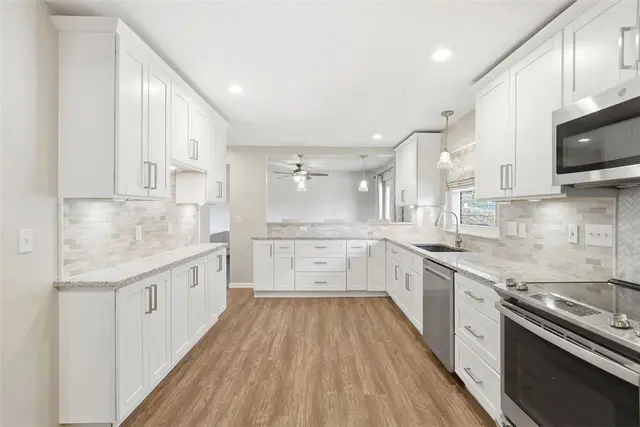 211 Pinecrest Dr gallery image 38