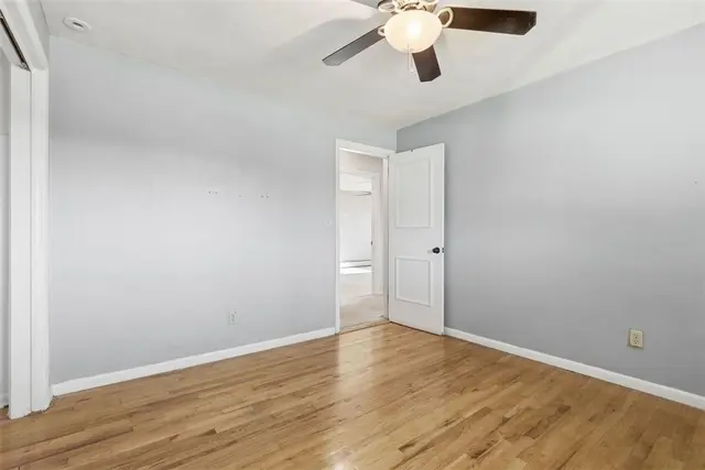 211 Pinecrest Dr gallery image 40