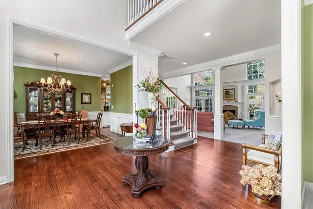 2111 Grandeur Drive gallery image 3