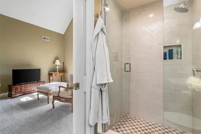 2111 Grandeur Drive gallery image 6
