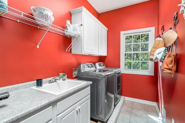 2111 Grandeur Drive gallery image 9