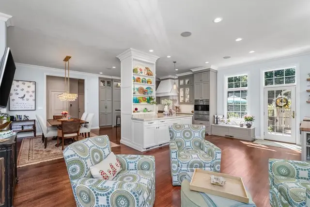 2111 Grandeur Drive gallery image 11