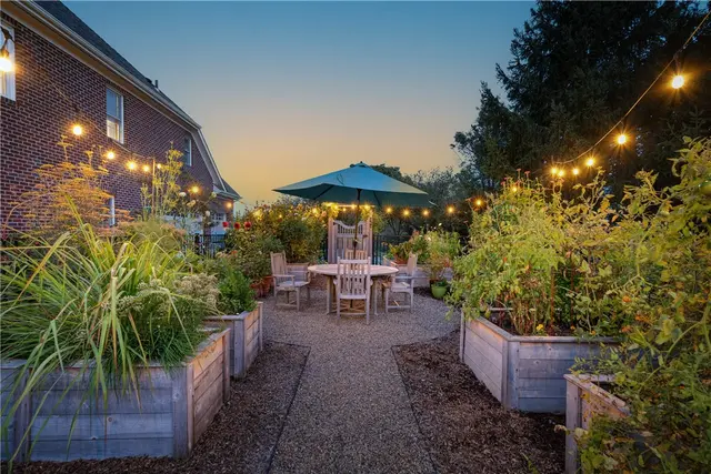 2111 Grandeur Drive gallery image 25