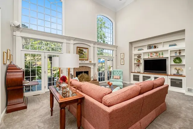 2111 Grandeur Drive gallery image 34