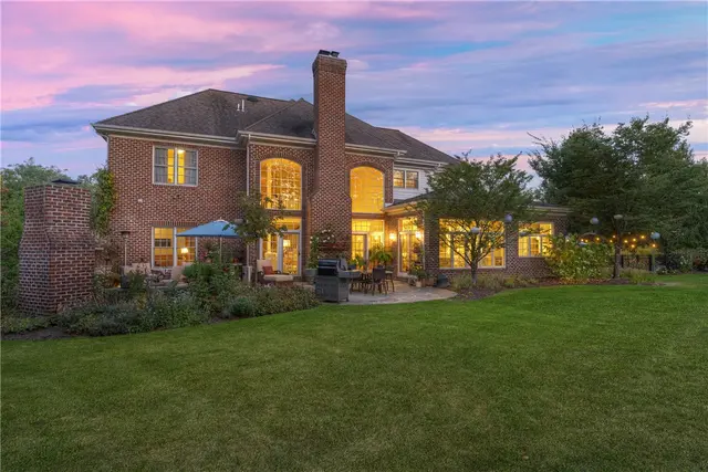 2111 Grandeur Drive gallery image 39