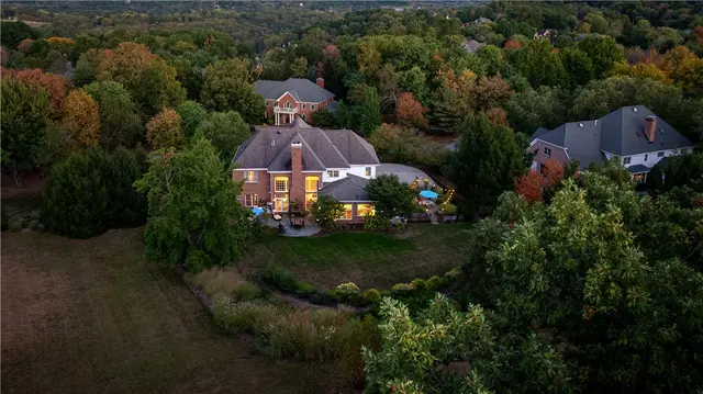 2111 Grandeur Drive gallery image 40